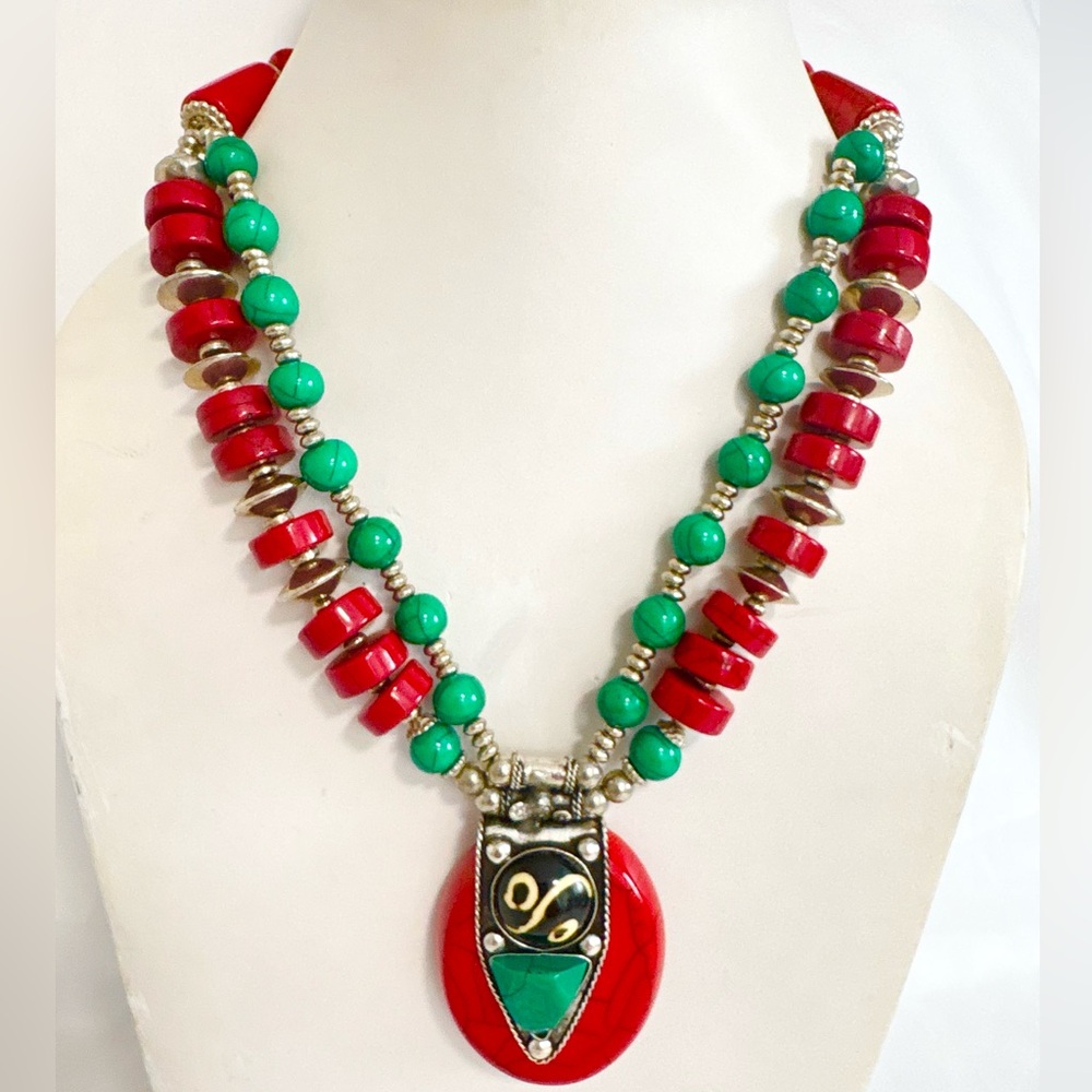 Handmade Himalayan Jewelry Necklace with earrings set.